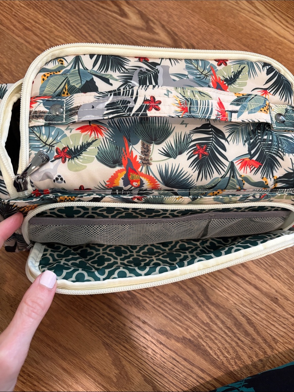 Lug Trolley Cosmetic Case Wildlife Print - Picture 7 of 7